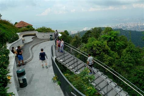  Bukit Bendera: Een panoramisch uitzicht en een avontuurlijke kabelbaanrit!