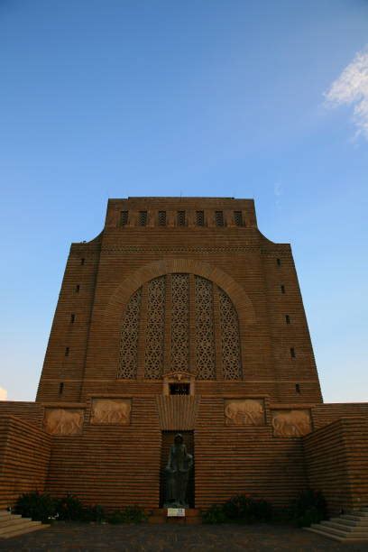 De Voortrekkermonument: Een imposante baken van geschiedenis en een plek om te picknicken!