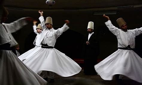 De Mevlevi Tekke: Een mystieke reis door muziek en dans in Konya!