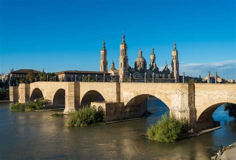  De Puente Romano: Een Fenomenaal Overblijfsel uit het Oude Zaragoza!