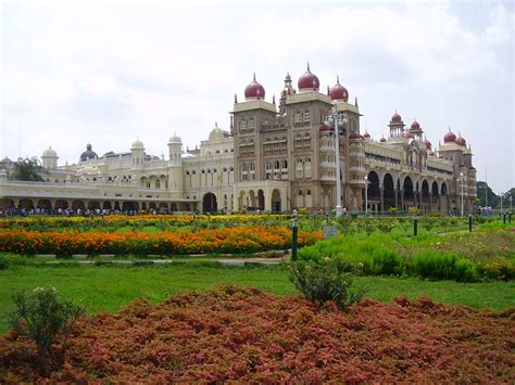 De Oorzaak van je Kreatieve Opvlieging: De Mysore Palace!